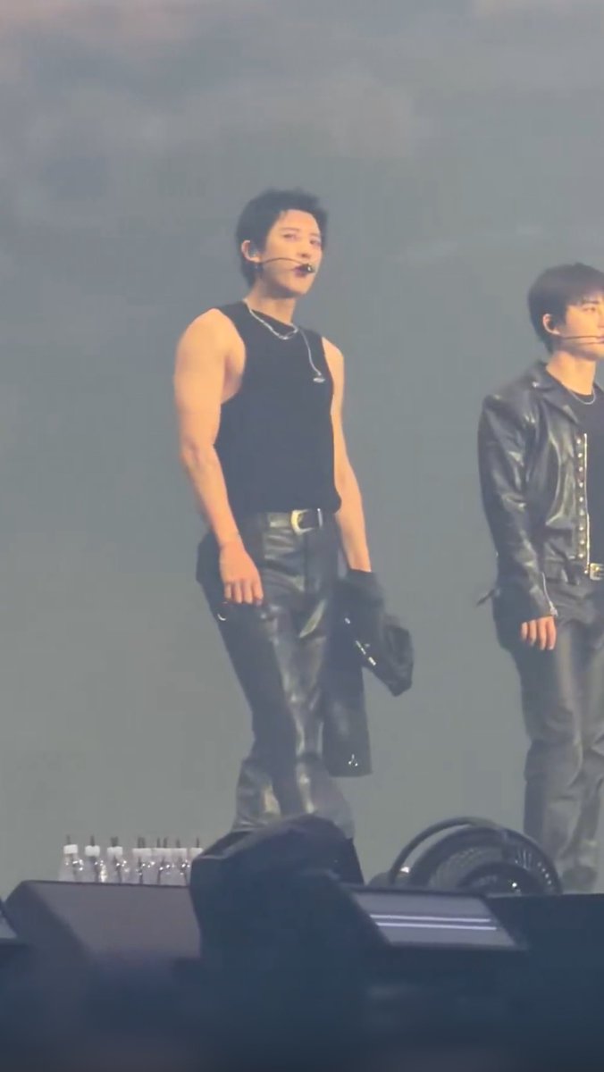 thepikka's tweet photo. บอกให้ปิดยิมมมม มันเกินควบคุมแล้วววววว https://t.co/TA82aeO4X1
