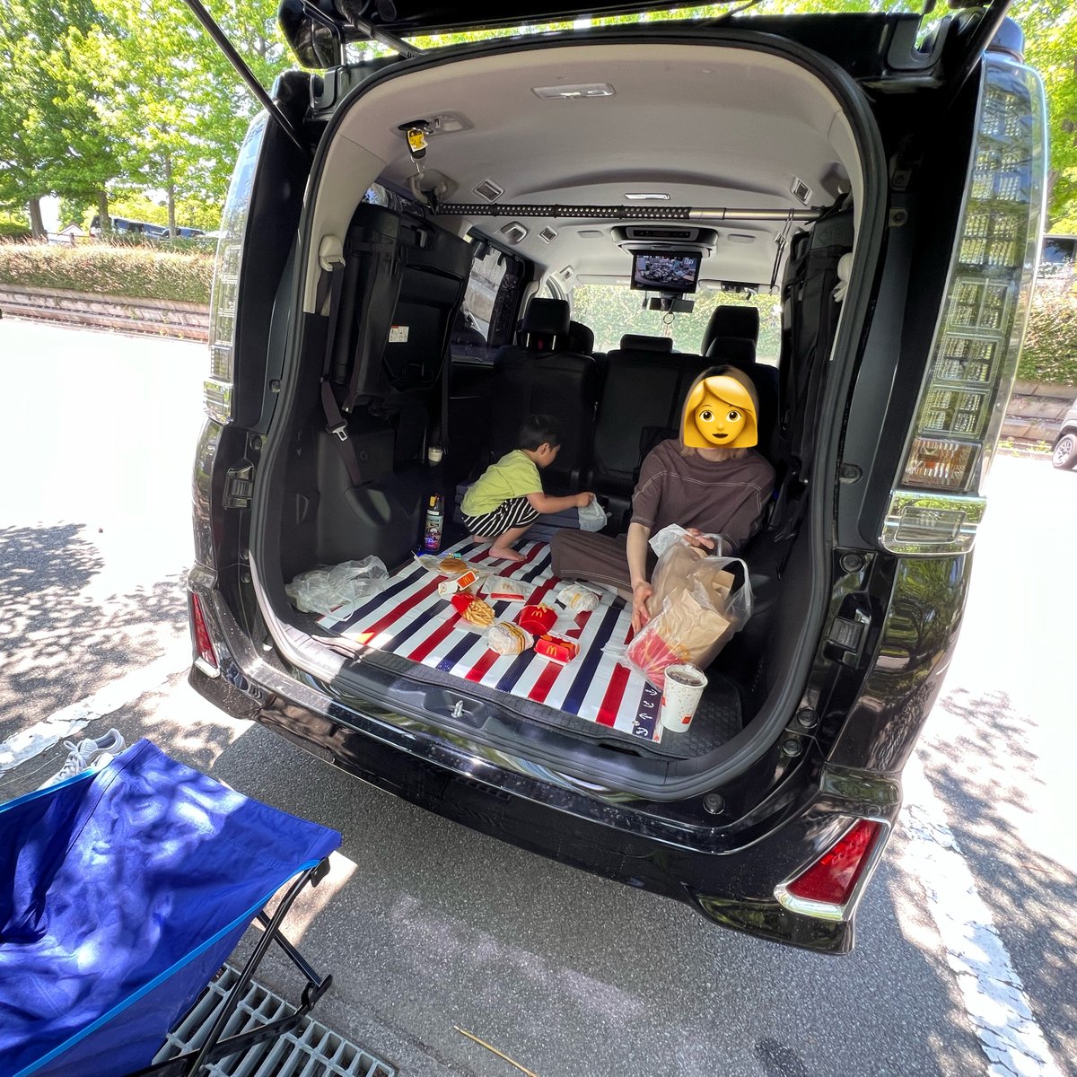 hetare_41's tweet photo. 今日は笛吹市の公園にて
車内ピクニックして、
魚の掴み取りして、焼いて食べて、
遊具で遊びまくりました🛝

暑くて疲れましたが
家族サービスは良き成績を収めることができました🫡笑 https://t.co/OpxlXRKmnX
