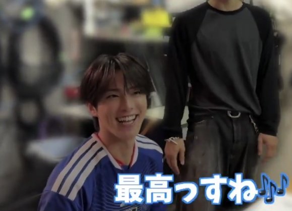 blue_weapon's tweet photo. 純喜くんって学生時代、バ先に家族が来てもニッコニコ嬉しそうな顔してたんだろうな… https://t.co/64adUO9vIe