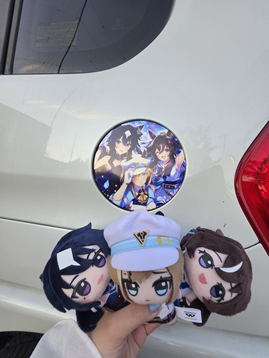 cure_bt17's tweet photo. ヴィブロス姉妹を
給油口に施工してもらいましたヾ(*Ü*)/\(*Ü*)ﾉ”
超かわいいぃい♥ℒᵒᵛᵉᵧₒᵤ♥
ラプラスさん@LaplusDesign
今回も丁寧に可愛く施工して頂きありがとう御座いました！(̨̡՞ o̴̶̷̤  ̫ o̴̶̷̤՞ )̧̢⭐️
#痛車
#ウマ娘
#ヴィブロス
#ヴ姉妹 https://t.co/pun2zplrGO