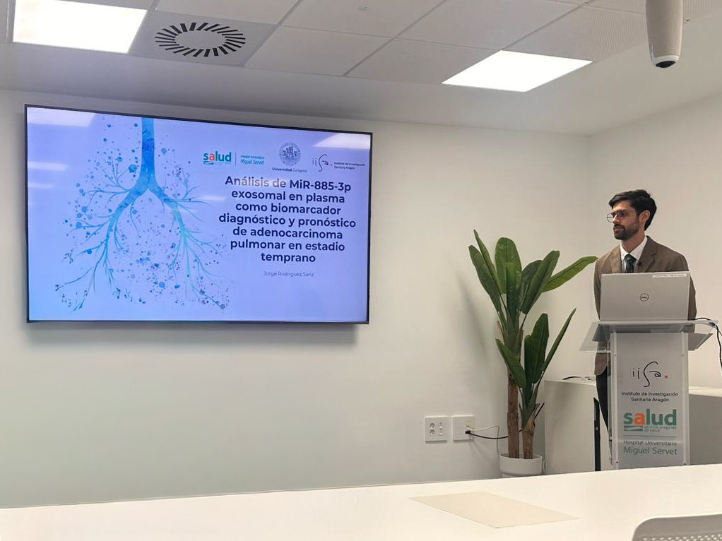 GioRize's tweet photo. Ayer defendí mi tesis doctoral. Un hito que pone fin a años de aprendizaje, esfuerzo y colaboración. Gracias a todos los que me habéis acompañado y en especial a @davidsanzrubio y a @PRES_Zaragoza. Ahora toca seguir investigando, creciendo y afrontando nuevos retos. https://t.co/28dcOpdfEn