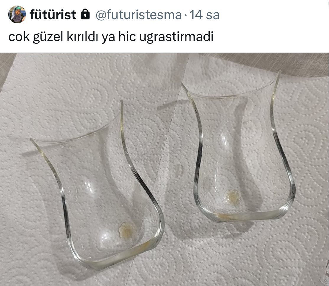 versomona's tweet photo. Kırılınca ortadan kaybolup iyi olunca döndüğüm için insanlara düşündürdüğüm https://t.co/XwFHymcFMo