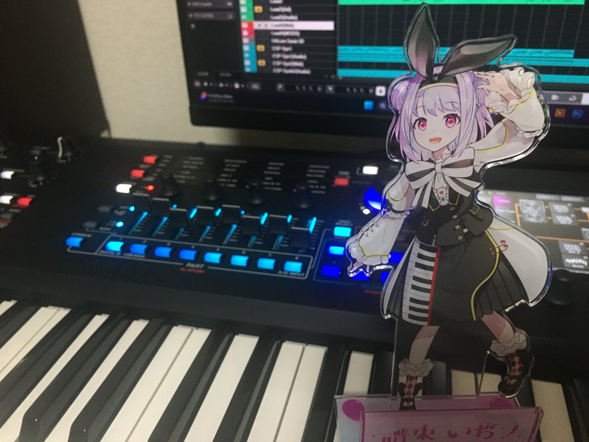 PENDRAGON_SYNTH's tweet photo. #いおりセッション #シンセマニアクス #MODX M
いよいよ~🫧🌱 我が家にも生誕グッズが届きました。
素敵なメッセージどうもありがとうございました✨
いおりさんの相棒機といえばMODX MとFGDP-50!
ということで、早速ウチのMODX M7と共に📸✌️ https://t.co/Tavl1FDnJf