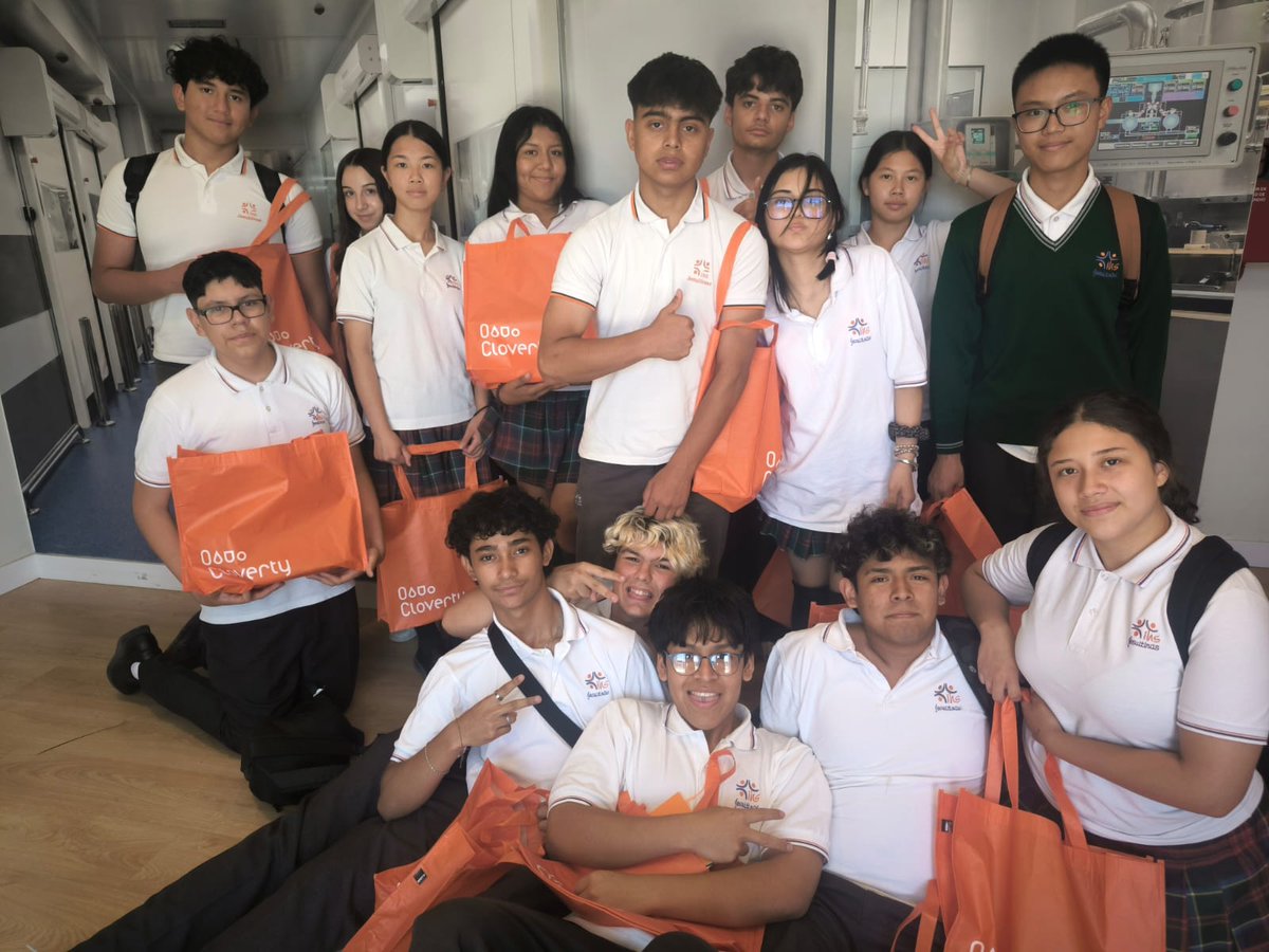 CMariaReina's tweet photo. Un curso más visitamos las instalaciones de @cloverty_spain.

Como siempre, mañana llena de atenciones.

Gracias por vuestra ayuda y apoyo a nuestros proyectos. 

#AbiertosAlMundo
@jesuitinas https://t.co/vT72QZpGyM