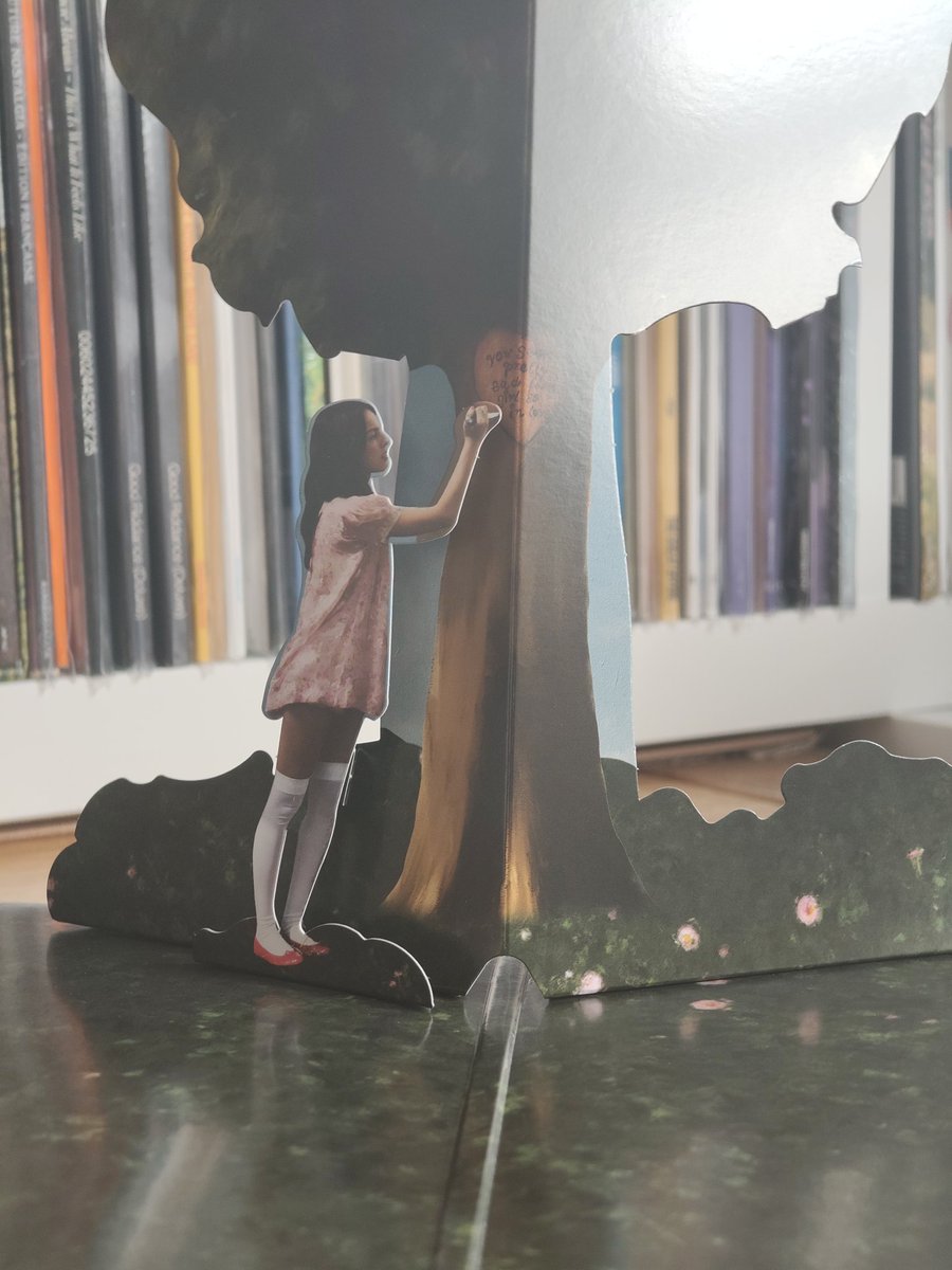 e7ernalOptiMist's tweet photo. in awe with you seem pretty sad for a girl so in love and this variant 🩵 https://t.co/iqTiK1PiSm