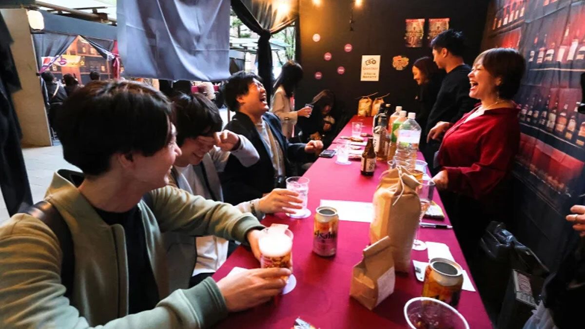 event_checker's tweet photo. 6/18-20
東京・京橋に“オトナの遊び場”出現

「横丁ワンダーランド」

・現役スナックママが日替わり登場
・12ブースを自由にはしご
・ネオンきらめく没入空間

“ちょっとディープ”を気軽に体験

→ https://t.co/q8UvVkozFp https://t.co/1YskwJPUqW