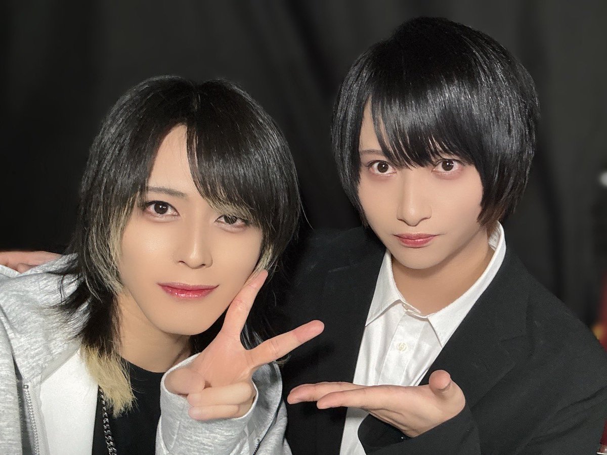 yuuusuke00's tweet photo. 舞台『蛇苺』4日目にご来場頂きました皆様、誠にありがとうございました🍓✨
毎公演特別な空間を作ってくださって感謝です！！ゲストは千葉ちゃん、ありがとう🥺
明日でラスト、やりたかった刑事全力で楽しんでお届け致します！！
最後までどうか、宜しくお願いいたします👏✨

#舞台蛇苺 https://t.co/7gNTML8FSt