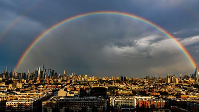 elysiumdesigns's tweet photo. Extraordinary... Rainbow over #NYC https://t.co/Gfp9s9gkaP