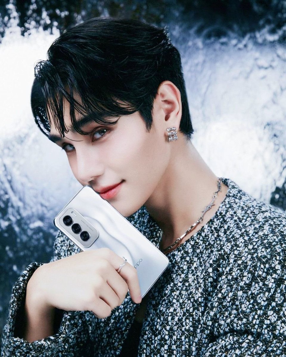 Tear_Satur's tweet photo. คิดถึงคนสวยกับไฝเล็ก ๆ ที่หัวตา 🥺🥺🥺 https://t.co/oR8iiQNg1m