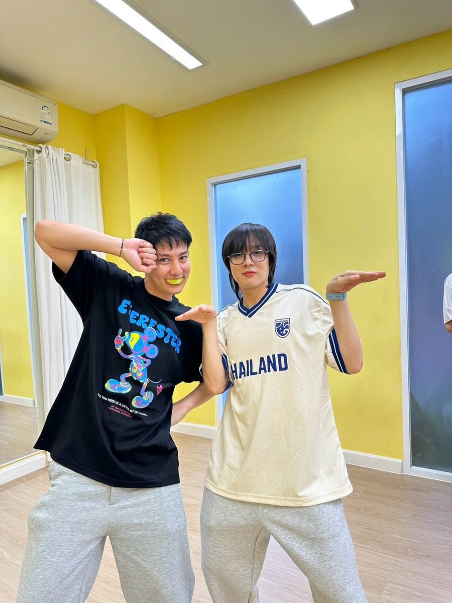 NaHaLaai's tweet photo. นักแสดงอีกาสมาคมคาร์แรคเตอร์บ่งบอกอายุ (แน่ๆมันจะมีอยู่คู่1ทำให้เชื่อว่าเจนYจะไม่ยอมโต🤣)

#อีกาสมาคม #TheCrowClub https://t.co/zaEwVtMFrI