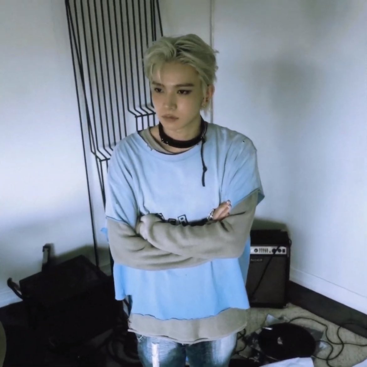 celesthees_'s tweet photo. whoever made my little emo boyfriend upset, go and apologise to him 🫵🏻 https://t.co/WZSjWeUXWs