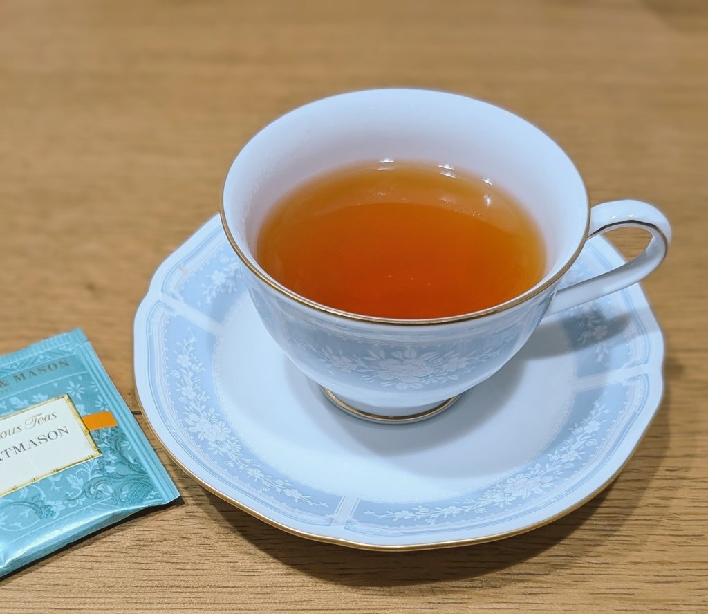 FFさんが行ったというカフェの カップ&ソーサーに見覚えが… そう