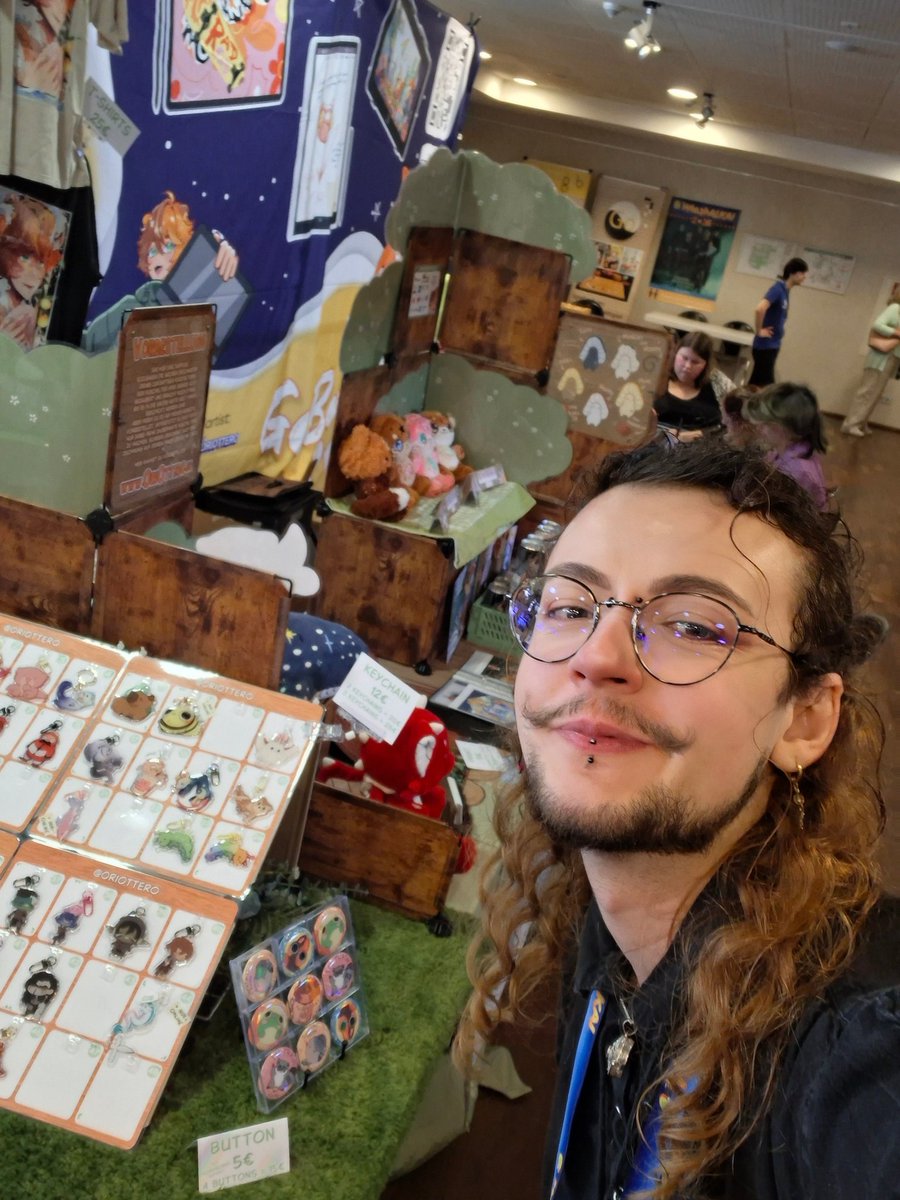 OriOttero's tweet photo. Bin heute und morgen auf der Wie.Mai.Kai mit @XPPen_de zusammen 🫶🏼

Ihr könnt bei uns das ganze Wochenende Zeichnen, Tablets testen und meinen Stand bewundern kommen ฅʕ  „•⩊•„ʔฅ✨✨✨✨

Stehen direkt neben dem Eingang im Foyer! 🧡 https://t.co/Wl4k5QqWUk