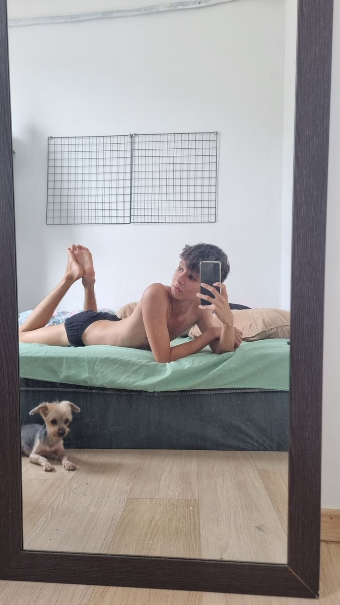 Maluvuc's tweet photo. Eu e meu doguinho https://t.co/r3SGEfuMn2
