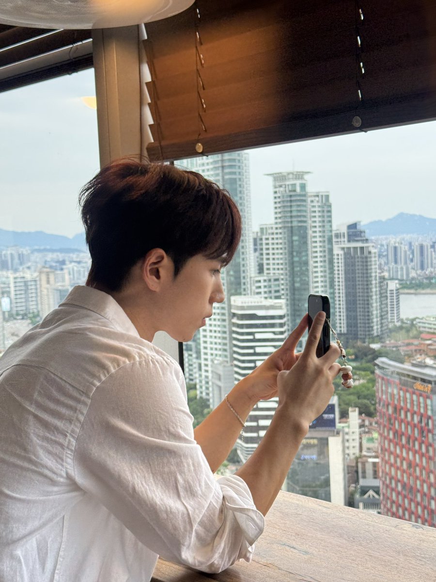 _sungkook's tweet photo. Good weekend ✨ https://t.co/7IOSPdiObZ