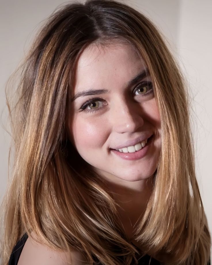 SreeleelaHub's tweet photo. There’s just something timeless about Ana de Armas. 😮‍💨✨ https://t.co/PwvqgAakxh