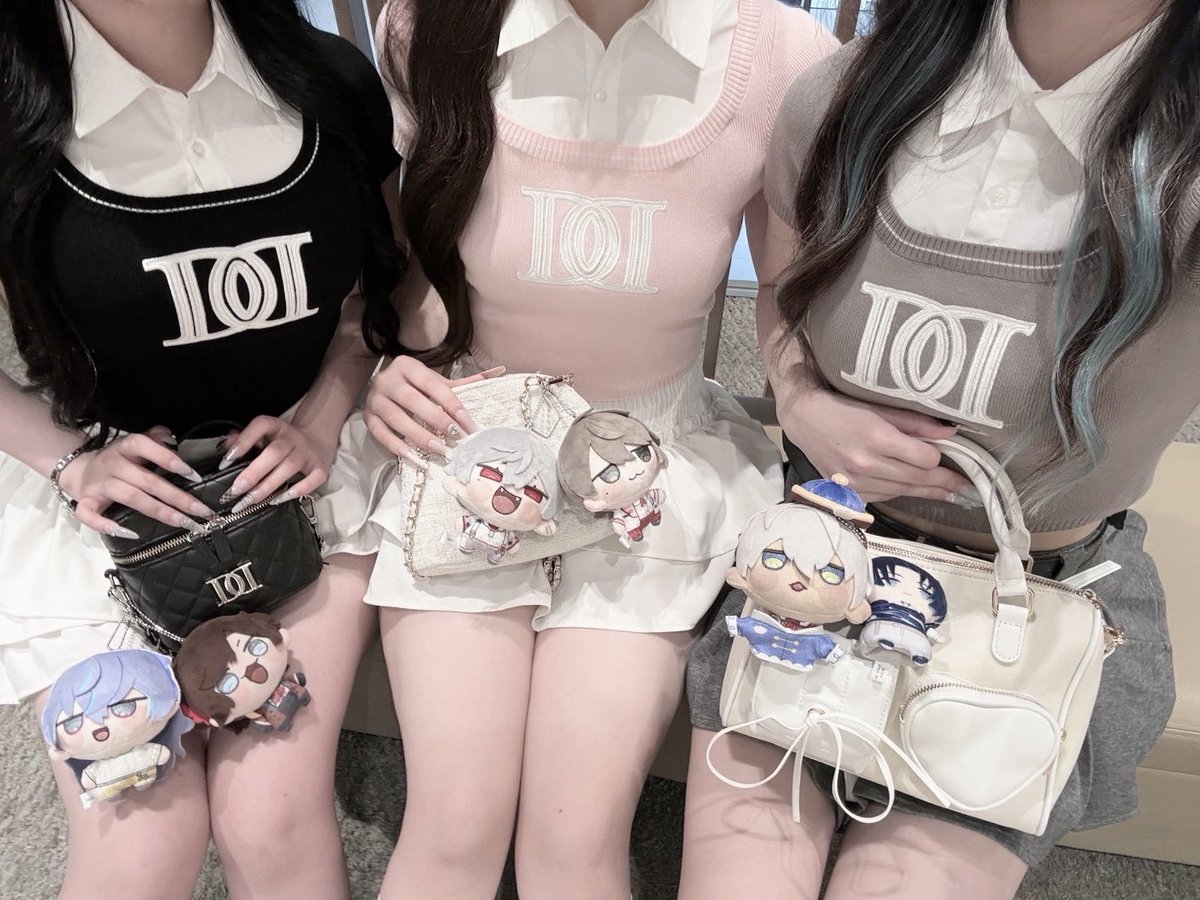333_SylveSTAR's tweet photo. 3人でDarichのトップスおそろいﾐ・◦・ﾐ🎀🖤 https://t.co/Hbifnj4B4G