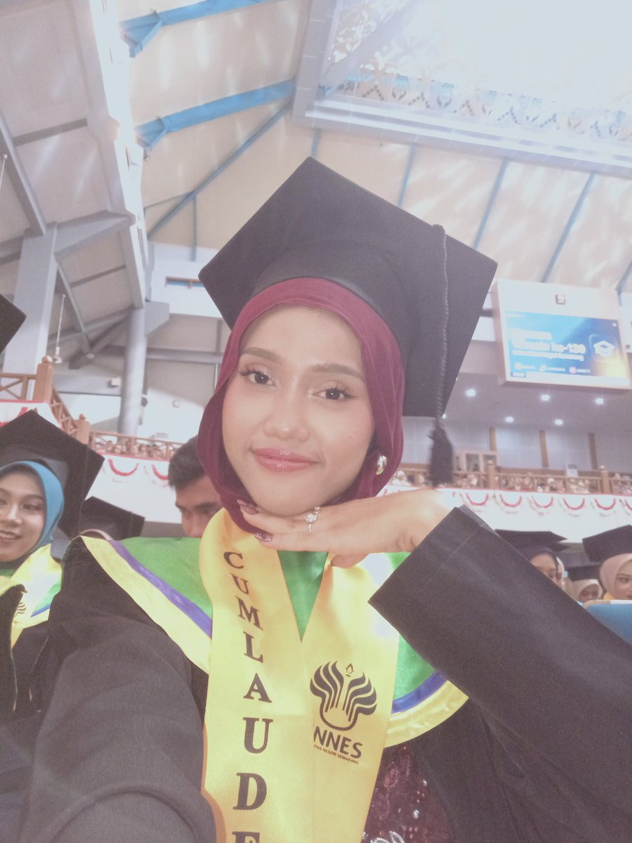 jacchive's tweet photo. officially historian🎓✨ https://t.co/3jIzO1SlRU