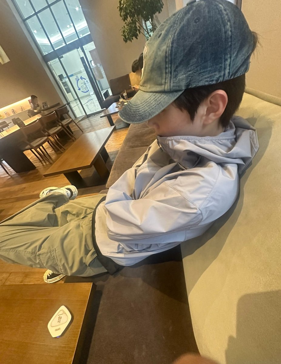 BAE173_member's tweet photo. [#유준]

영서야 생일 축하한다 🫳🏻

#BAE173 #비에이이173
#YOOJUN https://t.co/B6uBz6b06i