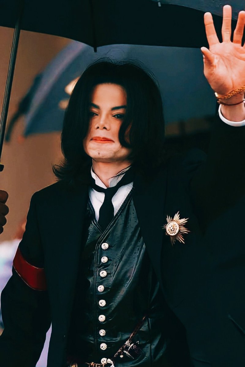 iamveronica777's tweet photo. 21 years ago today, Justice was served. Michael Jackson came out of the court Vindicated and INNOCENT🕊️ https://t.co/Py0xb8wWO1