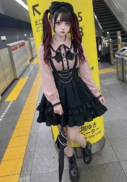 sana_mannga's tweet photo. てぃんだーでメンヘラな地雷系女きたら引いちゃう、、？ https://t.co/zWuxdXztee