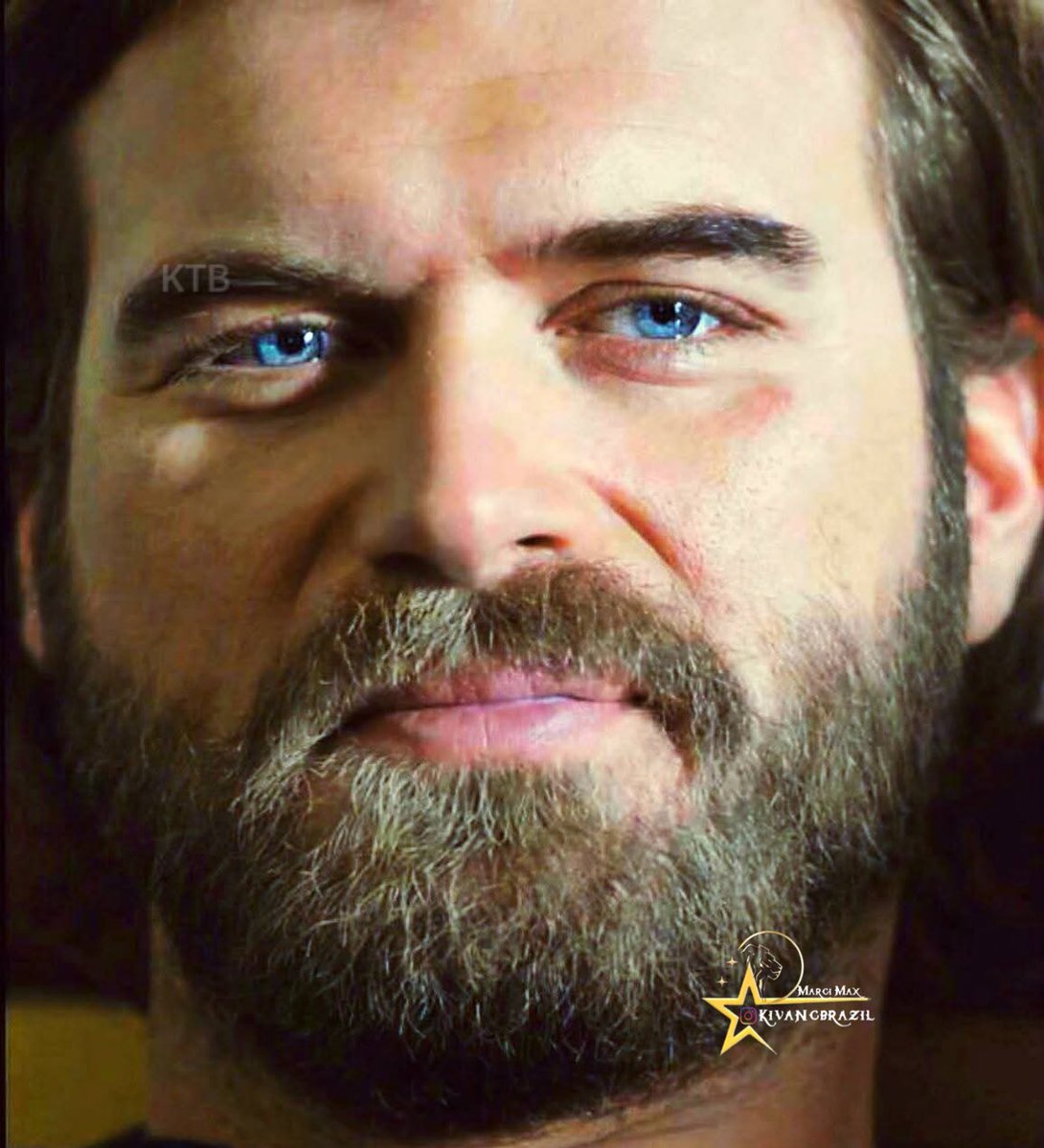 MarciMax1's tweet photo. Kivanç símbolo de perfeic!🌟👑💚🇧🇷❤️🇹🇷

#kivanctatlitug #kıvançtatlıtuğ #actor #model #turkey  #türkiye  #blueeyes https://t.co/NhQh6fNJ0w