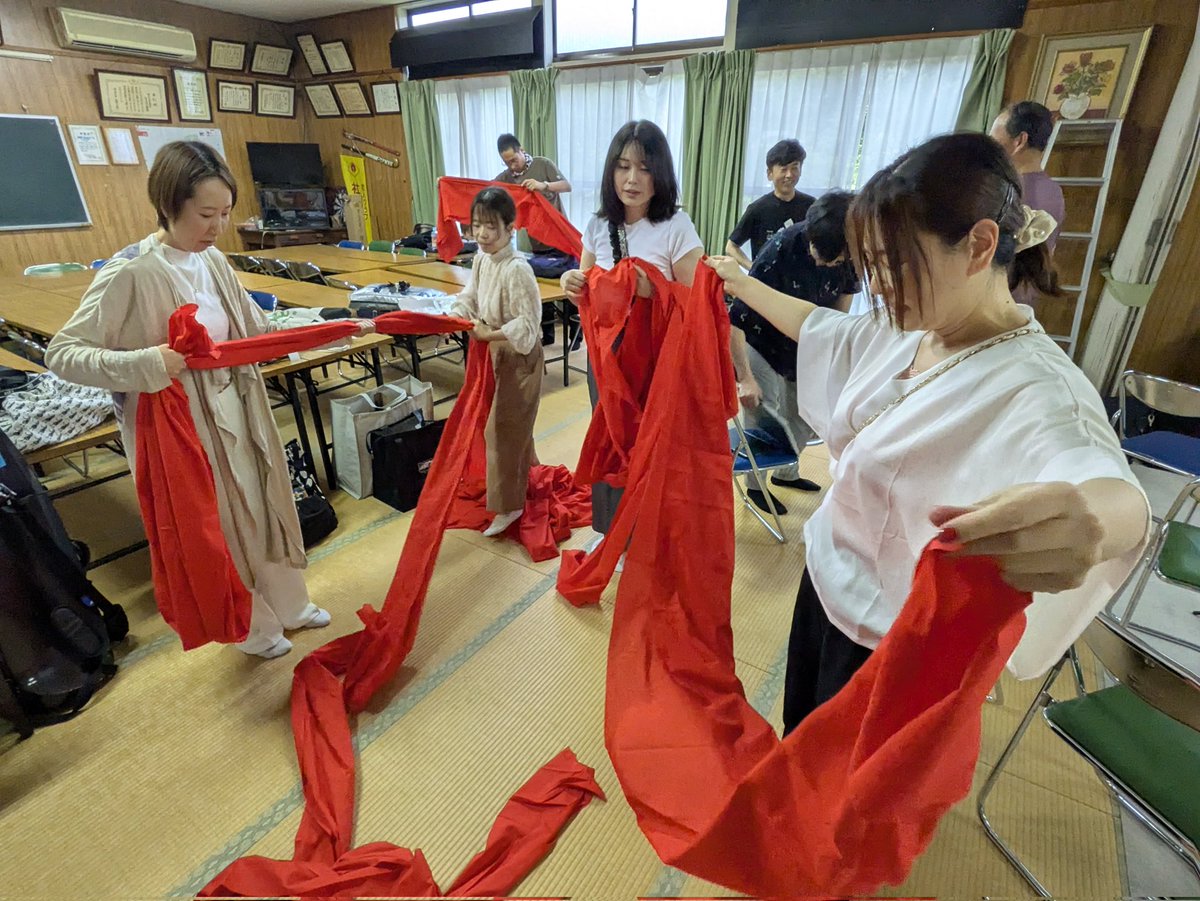 haresui's tweet photo. 大人チームは本番前日の最終練習🪊🎷🎺
練習というより、楽しむための確認？準備？

明日は祭りだ🏮 盛り上がるぞー🎉

#晴吹
#世代別演奏会
#大人チーム https://t.co/bssCYW974E
