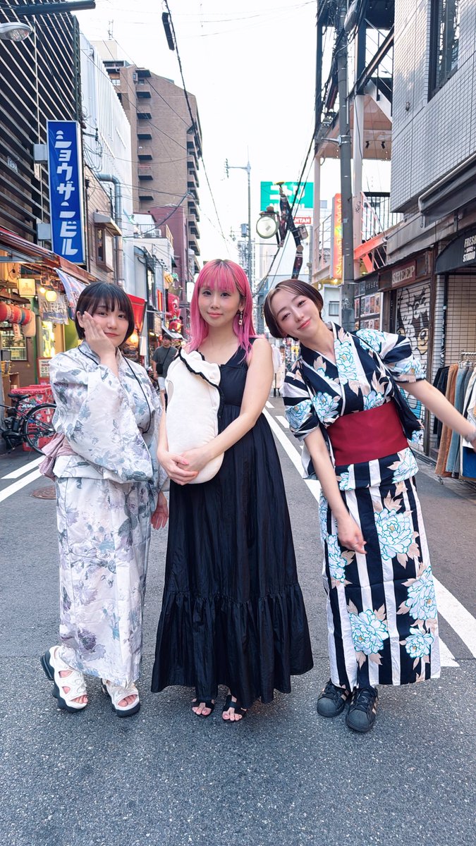kuriharayou's tweet photo. #スナックオイスター 
プレプレプレプレプレOPENしてます！！！！！！22：30まで！！！！！

遠隔とてもよろこびます！！！！！
https://t.co/3aPEdivBO4 https://t.co/ADREZqlk6E