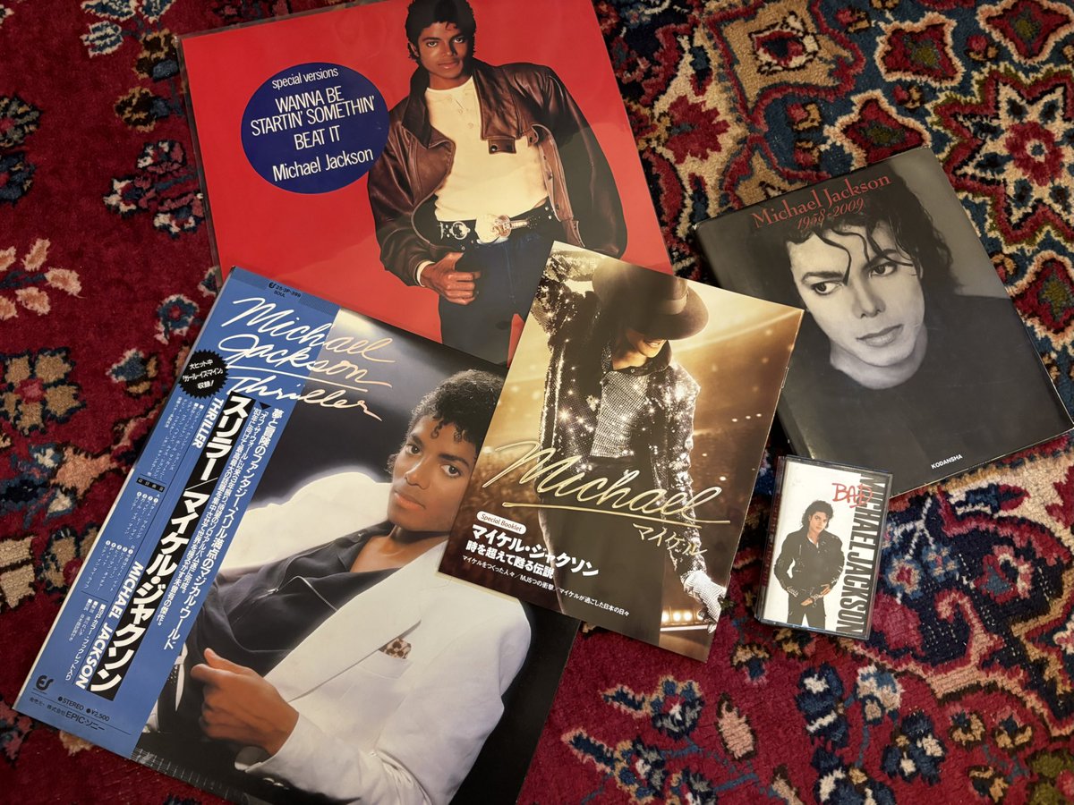 nybeaver's tweet photo. 我が家のMJ集めてみた
映画最高だった https://t.co/YmOUXszgrY