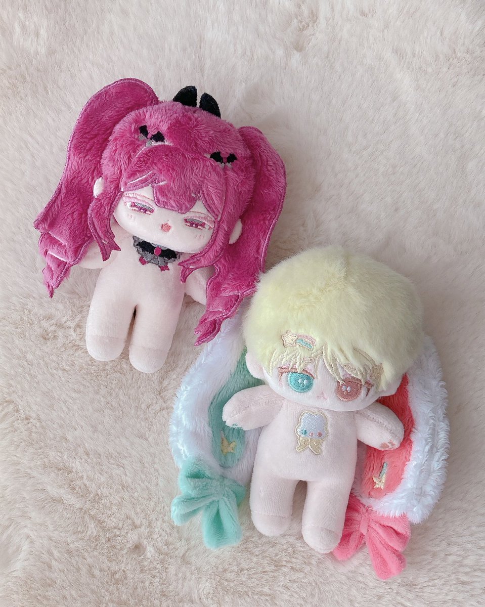runanuiaka's tweet photo. ruruさん(@Lnikt_ )よりラズベリ・パラドクスちゃんをお迎えさせて頂きました🥰

お忙しいところ、無理を言い…ご厚意で複製頂きました😭🫶🏻
立体刺繍のツインテ初めて❣️本当にかわいい🥹💓

以前お迎えさせて頂いたスエちゃんと共に大切にさせて頂きます✨
ありがとうございました🥰 https://t.co/EK5dyTIfCS