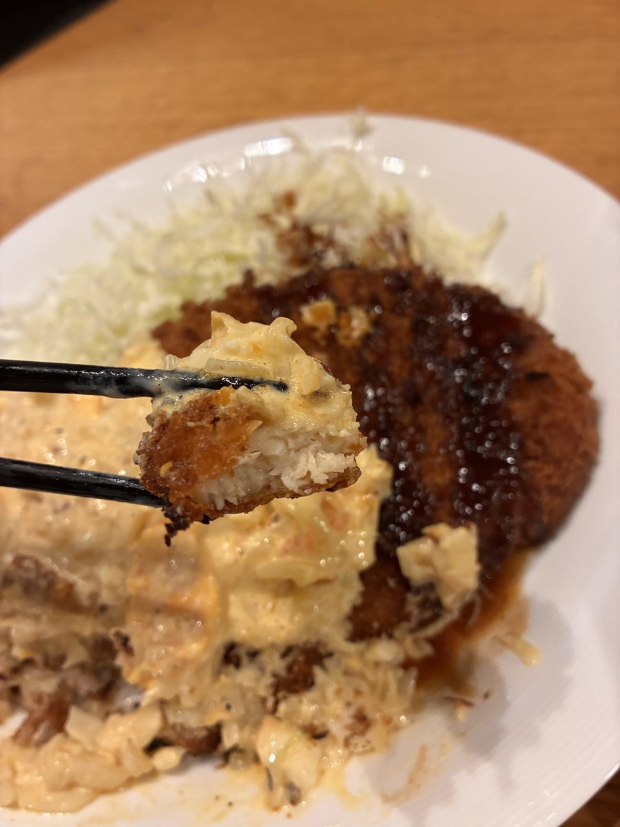 MyLifeOfFoods's tweet photo. ジャンボメンチカツ https://t.co/lJHN09Tdwf