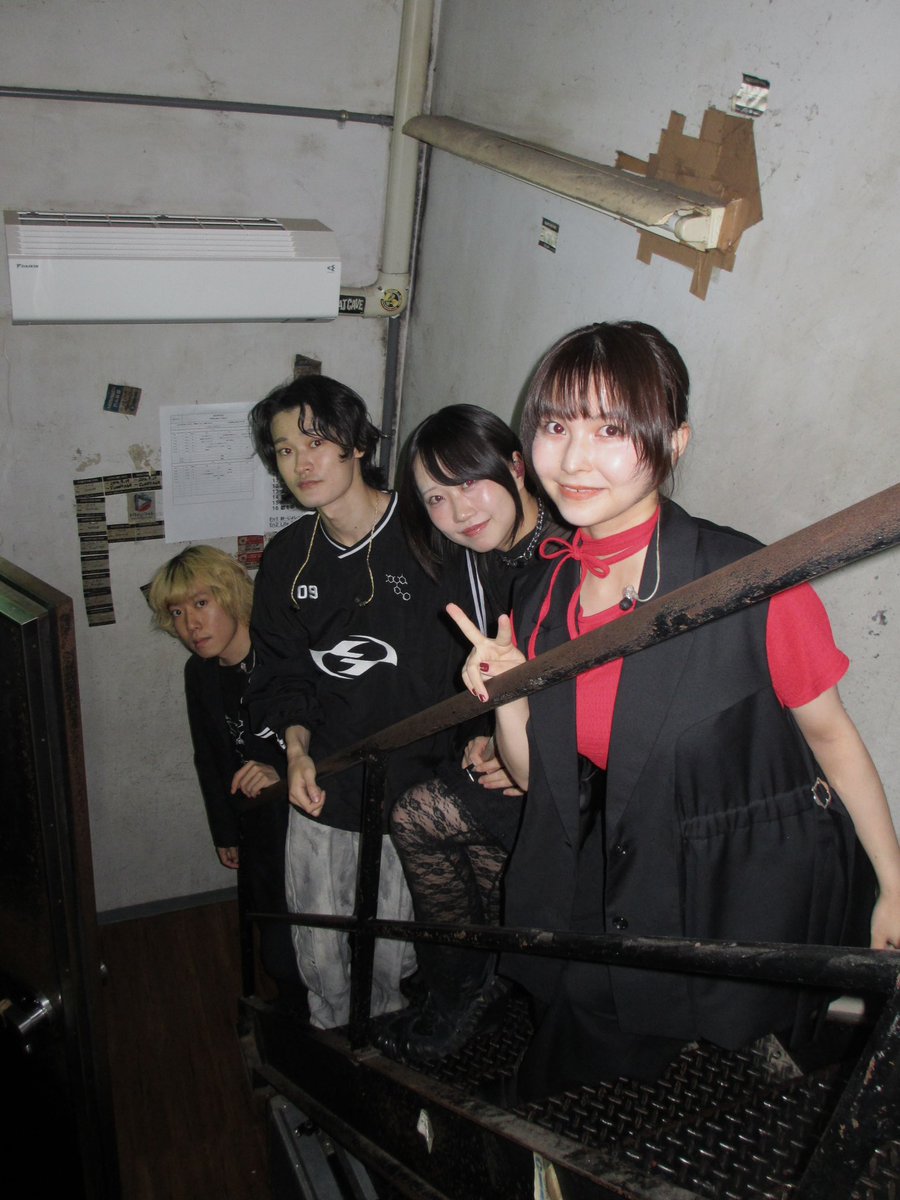 ami_sakagt's tweet photo. 2026.6.13 ＠広島CAVE-BE

Mitsuke I tourというツアータイトルは、民生さんがアレンジしてくれた｢名前｣の歌詞から。この曲をようやく広島で演奏できたのも、最高に仕上がったグルーヴのなかで歌えたのも良かった。本当に、あなたが名前を呼んでくれたおかげ！

今日の新曲☞「わたくしごと」

アミ https://t.co/kg1pGLxzBi