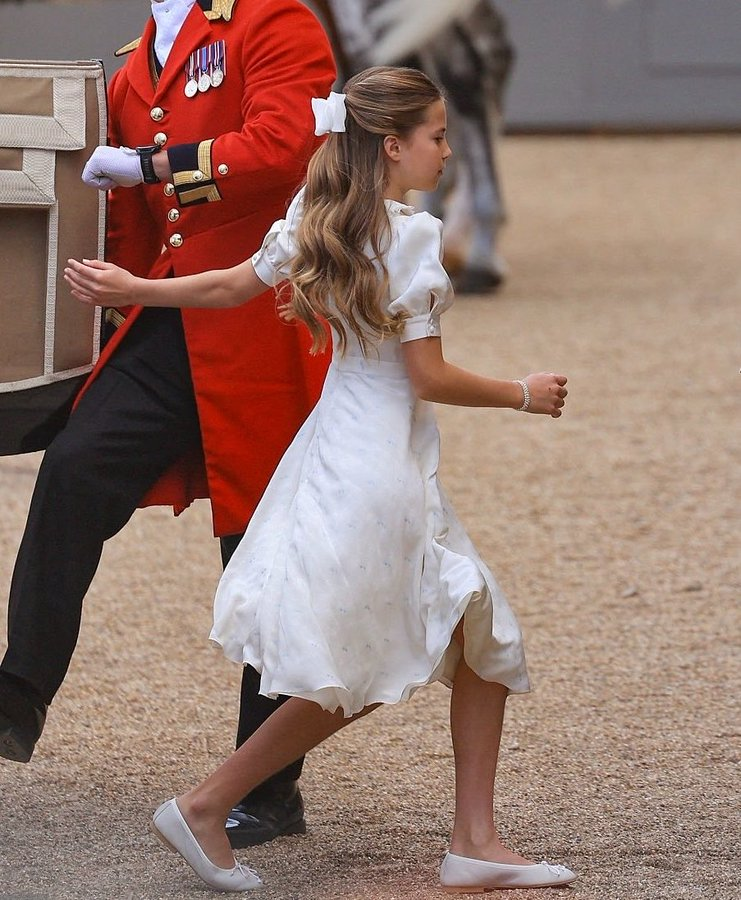 indieg2022's tweet photo. Modern-day fairytale Princess 🤍❤️ https://t.co/80XR2pxHW3