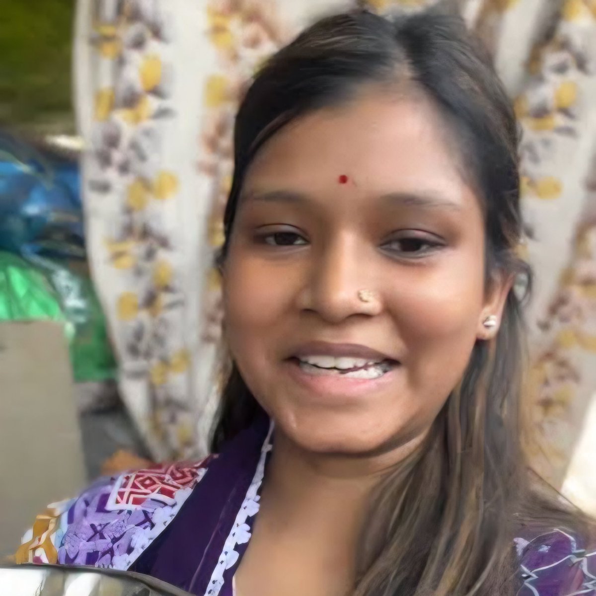 Ayudhika1310's tweet photo. Meet Roshni Vlogs from Siliguri, West Bengal. 

She's married into a Muslim family and she has been reading Quran, now the second time.

Instagram is filled with such people. It's just beyond our imagination how many conversions take place. https://t.co/E7L4x3b8rB