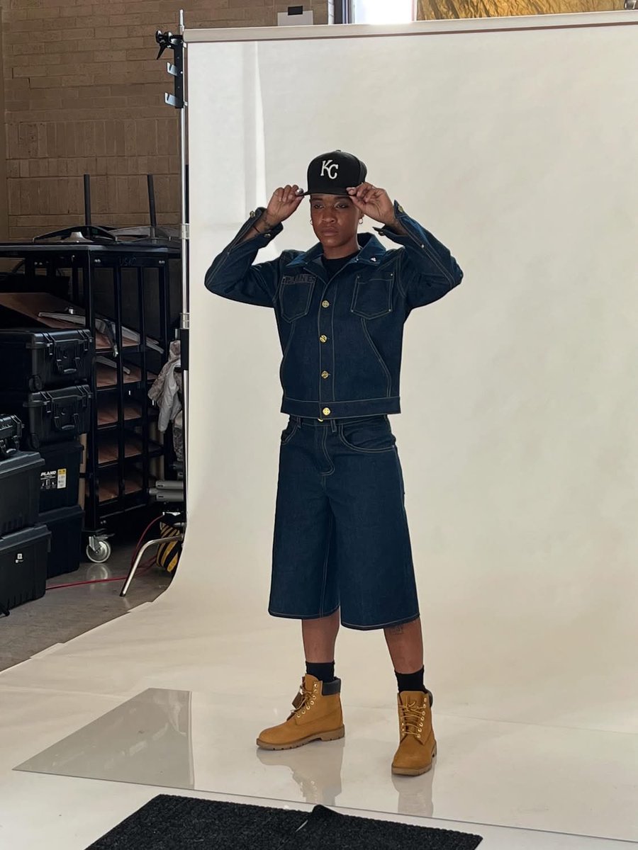 IkembaELShabazz's tweet photo. A #flashback to Kansas City Fashion Week Fall 2024… 
Wed/Sept/25…
BTS..

DENIM•ON•DENIM 
🪡 PL/\NE

#runwaymodel
#fashionweek
#denim 
#masc https://t.co/Bi5SmcLjvc