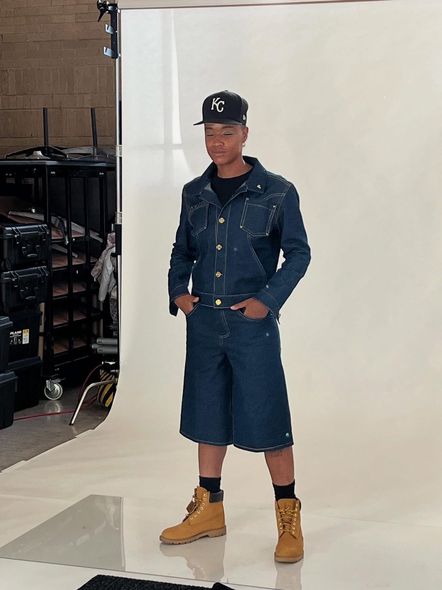 IkembaELShabazz's tweet photo. A #flashback to Kansas City Fashion Week Fall 2024… 
Wed/Sept/25…
BTS..

DENIM•ON•DENIM 
🪡 PL/\NE

#runwaymodel
#fashionweek
#denim 
#masc https://t.co/Bi5SmcLjvc