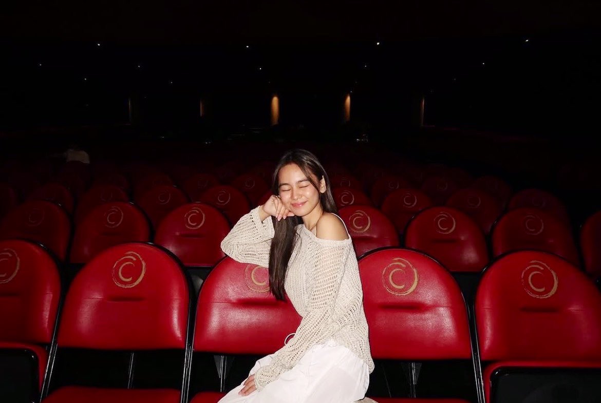 ashdresvibe's tweet photo. #AshDres vibe ❤️🎞️ https://t.co/S7xwAHsHE1