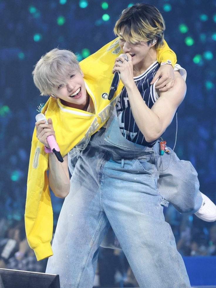 omegajaem's tweet photo. carrying him like the princess that he is https://t.co/DQ0sgsxsot
