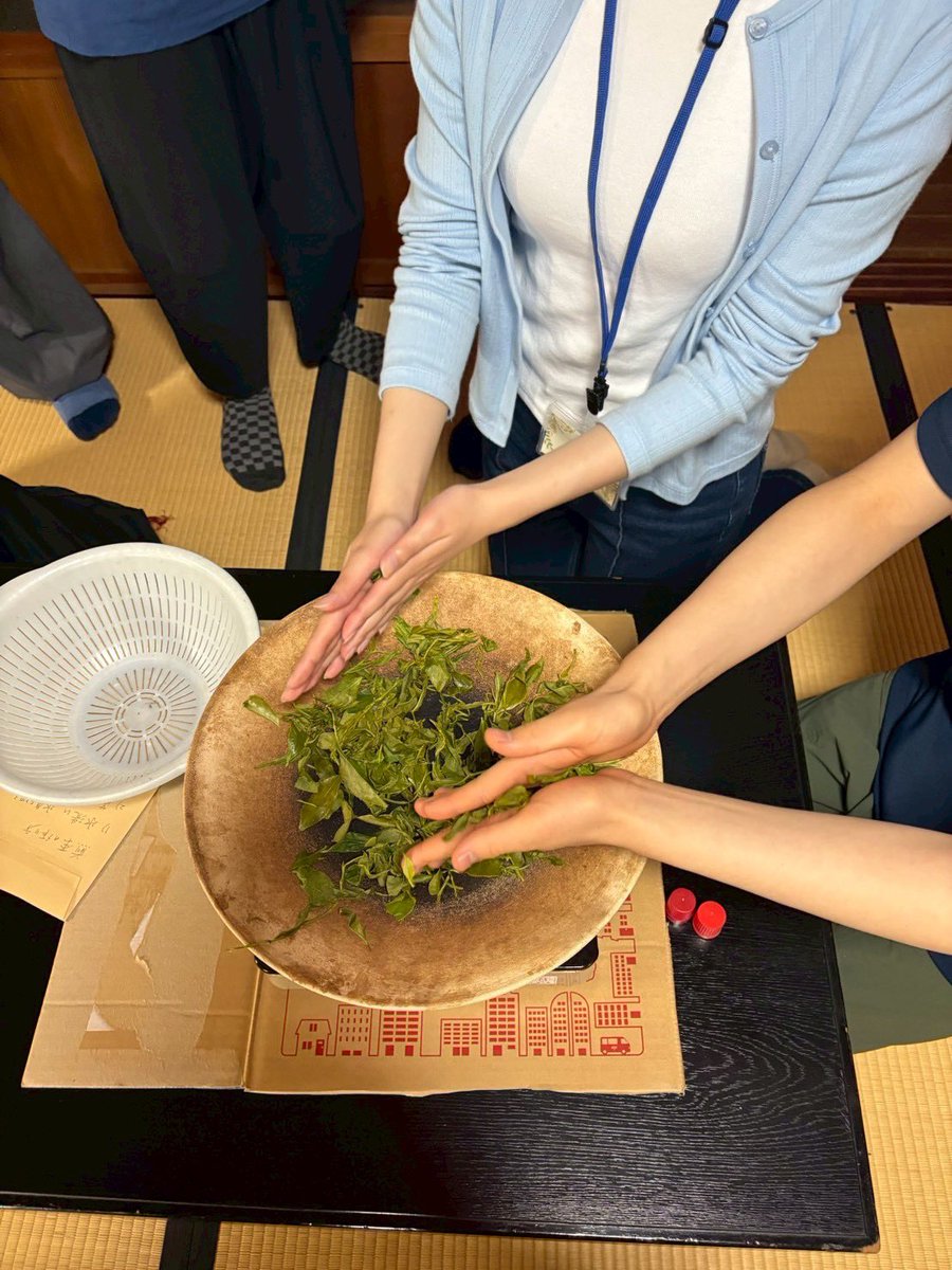 RRR_HAT's tweet photo. 新緑に囲まれた愛東外町でフットパス🌿

手摘みのお茶の香りに癒やされて、歩いて、食べて、笑って。

自然と人の温かさに触れた素敵な時間でした🍵✨

#東近江市
 #フットパス
#龍谷地方創生プロジェクト https://t.co/4XMNDZ15G9