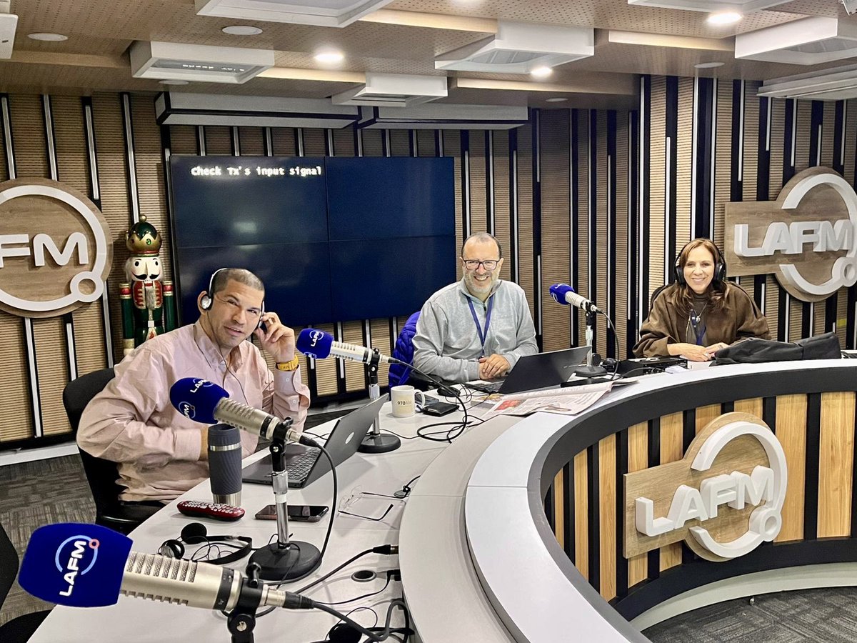 lafm's tweet photo. Al aire en minutos! 🚨 Lo que es noticia en Colombia y el mundo lo analiza el equipo de @lafm Fin de Semana con @jmruizmachado, @arritopimentel y @Villegasalejo.

Sintonice ahora:
📻 94.9 FM - 770 AM
#NoticiasColombia #LaFM https://t.co/ObR6uNKxD5