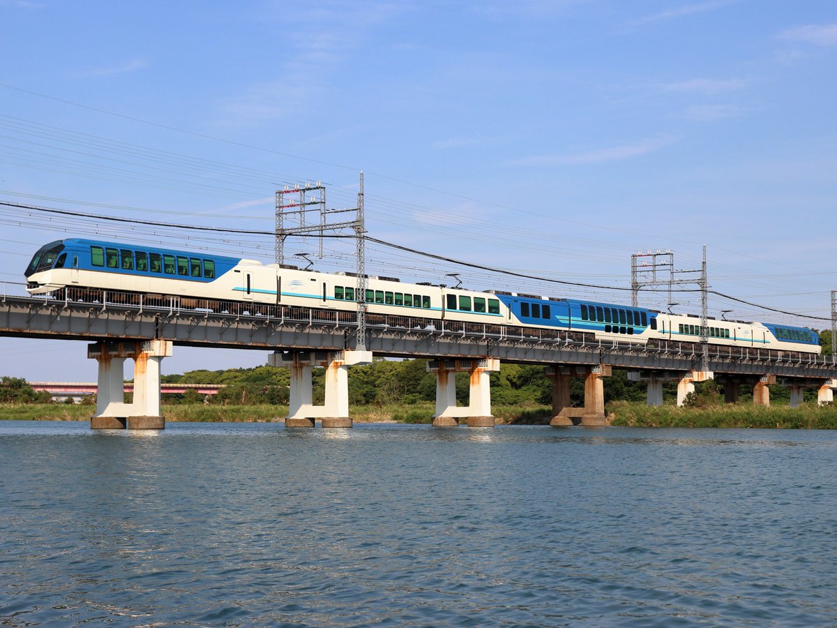 747Krs's tweet photo. 本日は宮川橋梁にて撮影へ
宮川でVX単独を撮ったのは初めてでした
下段で撮るのもかなり久々でした。
#近鉄特急 
#近鉄 https://t.co/RVF6ethbmD