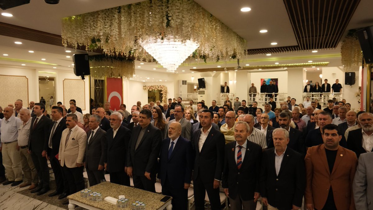 VatanPartisiist's tweet photo. Avcılar İlçe Başkanlığımızın düzenlediği "İran'ın Zaferi ve Yeni Dünya" Panelimiz İstiklal Marşı ve İlçe Başkanımız Yavuz Demirel'in konuşmasıyla başladı. https://t.co/IaToKXIBQB