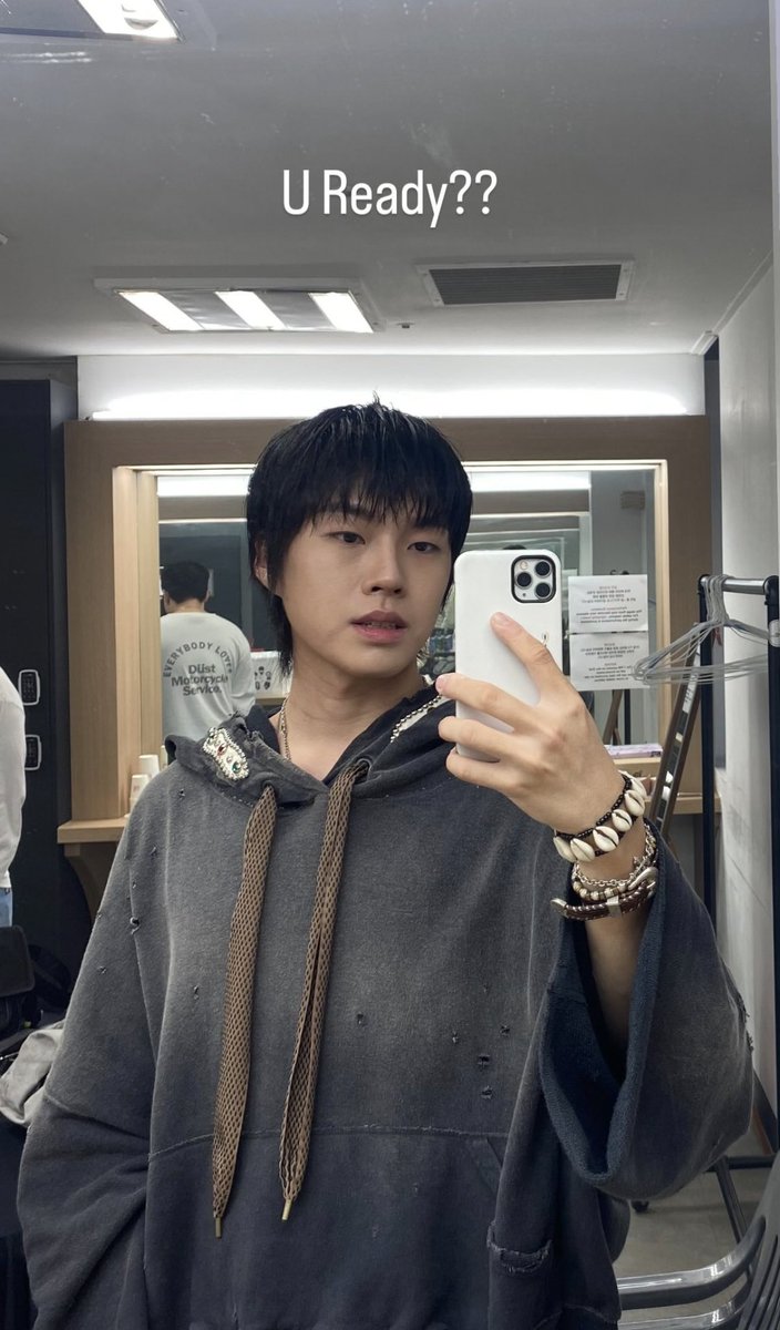 Poi0it's tweet photo. 아니 졸라 헐퀴웃기네
정준혁이라는님
 쇼미 초반에는 나름 얇상. 했는데
팀지크 들어가고,   닭다리4개 혼자  다먹고, 형들  멘트할때 혼자밥욱여넣고.
이러다가 결국지금
뚱
      됨…… 아…. https://t.co/sN5P8W1W9Z