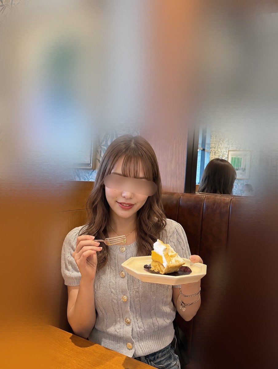 maho_0000111's tweet photo. 今日は彼氏と豊中某所のカフェに行ってきました。
明後日は寝取られ。
結局彼氏が選んだ1名、tiktokのオフ会に潜り込んできた変態1名、私が選んだ1名、合計3名になりました。 https://t.co/91GgApJgFl