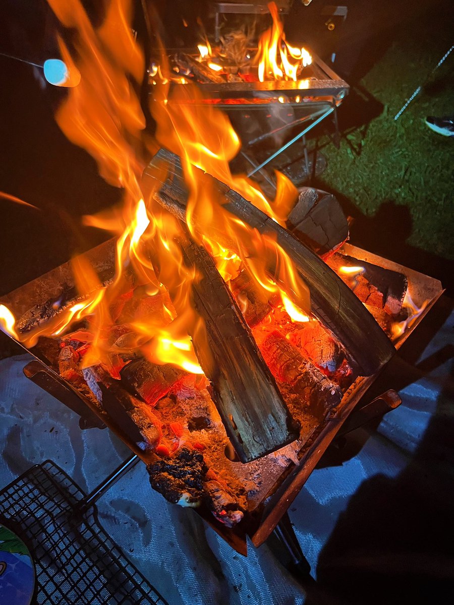axtxsick's tweet photo. Feed the fire. Let the last cinders burn. https://t.co/HbIPMltLPs