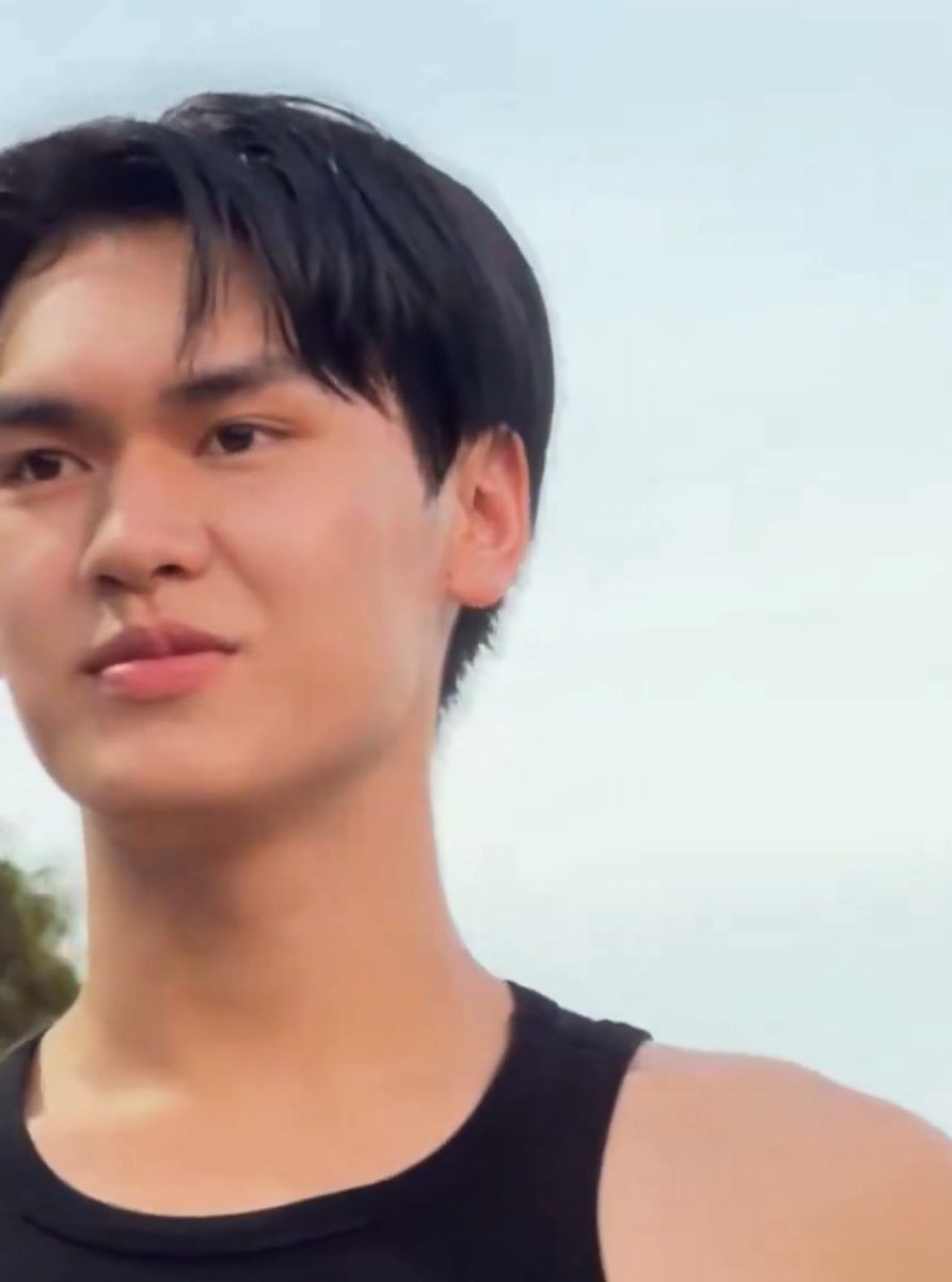 retire_aa's tweet photo. บ้าจริง นี่ เรา … ยิ้มอยู่หรอเนี่ย ? https://t.co/Qu7ioFugad