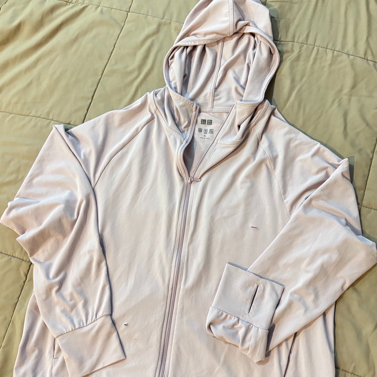 usedbybun's tweet photo. ୨୧ Uniqlo Uv Protection สีม่วงพาสเทล💒
มีตำหนิขาดตามภาพ ไม่ซีรับไปใส่กันแดดคุ้มมากค่า สีจริงม่วงอ่อนพาสเทลสวยค่ะ

ไซส์ Xl รอบอก 44 / ยาว 25-26

300-. ฟอลส่งฟรีค่า
Dm me/ Mention

#ส่งต่อเสื้อผ้า #ส่งต่อเสื้อผ้ามือสอง #ส่งต่อAdidas #ส่งต่อUniqlo #เสื้อกันยูวี https://t.co/kJv1GnLttM