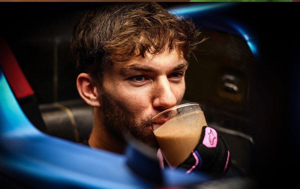 selaiollie's tweet photo. today's pierre variant: coffeerre ☕️ https://t.co/MCmoXLOJK2