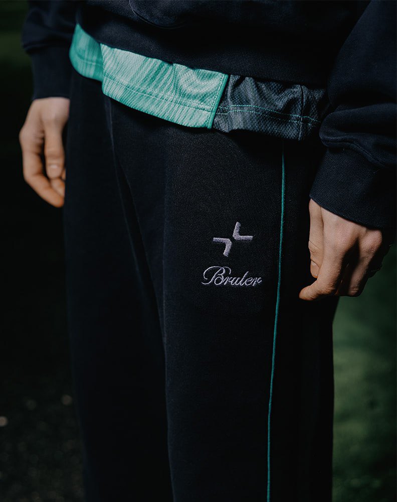 parivisiongg's tweet photo. We are thrilled to announce the launch of our 26/27 season collaboration collection with streetwear brand Brûler d'Amour. 

The entire collection features our signature mint and black colour scheme and comprises seven lifestyle pieces. https://t.co/ZB4UKTGJAy