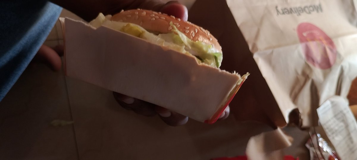 padyal92's tweet photo. @zomatocare @zomato Ordered from @zomato and received a completely damaged delivery. The packaging was soaked with sauce/liquid, fries were completely soggy and inedible, and the entire order was affected due to food packaging and delivery issue. https://t.co/d8UDwdDY33